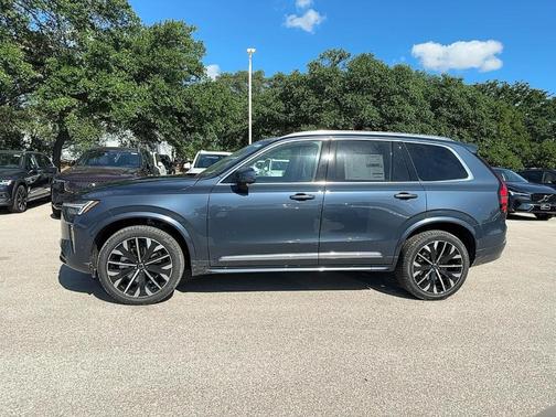 2025 Volvo XC90 B6 Plus 7-Seater