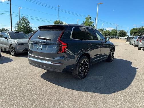 2025 Volvo XC90 B6 Plus 7-Seater