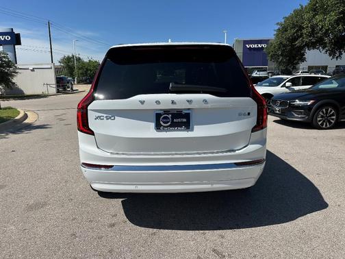 2025 Volvo XC90 B6 Plus 7-Seater