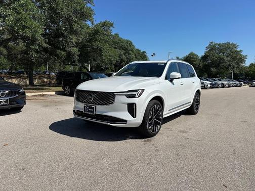 2025 Volvo XC90 B6 Plus 7-Seater