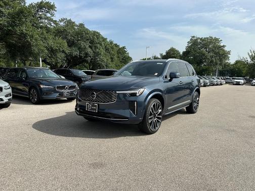 2025 Volvo XC90 B5 Plus 7-Seater