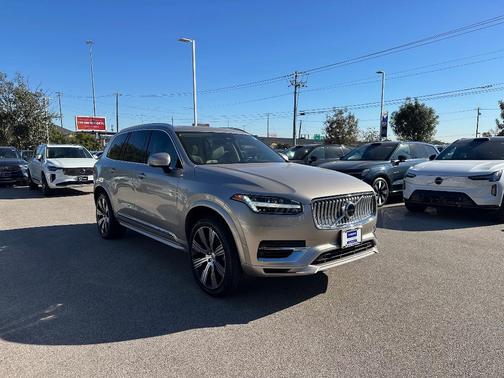 2023 Volvo XC90 Recharge Plug-In Hybrid T8 Plus 6-Seater