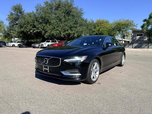2019 Volvo S90 T5 Momentum
