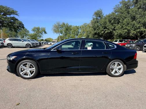 2019 Volvo S90 T5 Momentum