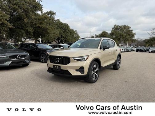 2026 Volvo XC40 B5 Core