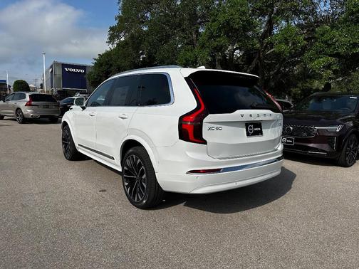 2025 Volvo XC90 Plug-In Hybrid T8 Plus 7-Seater