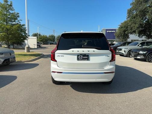 2025 Volvo XC90 Plug-In Hybrid T8 Plus 7-Seater