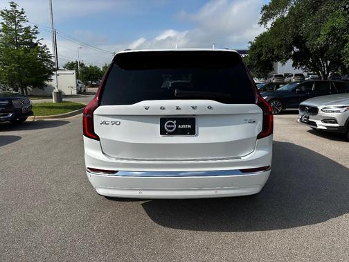 2025 Volvo XC90 Plug-In Hybrid T8 Plus 7-Seater