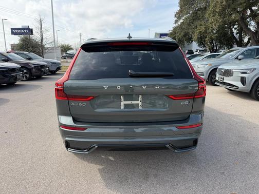 2026 Volvo XC60 B5 Ultra