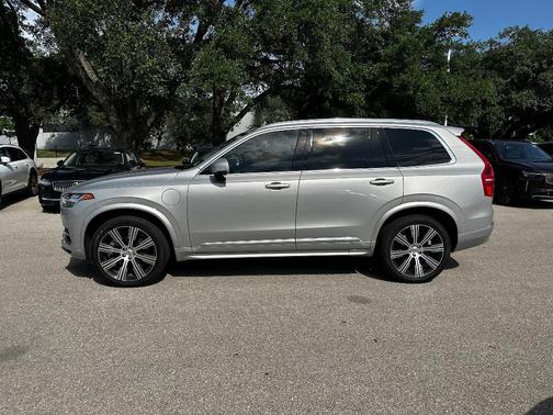2024 Volvo XC90 Recharge Plug-In Hybrid T8 Plus Bright Theme 7-Seater