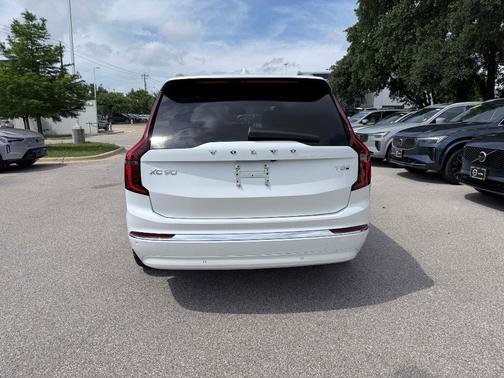 Crystal White 2026 Volvo XC90 Plug-In Hybrid T8 Ultra 7-Seater
