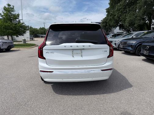 Crystal White 2026 Volvo XC90 Plug-In Hybrid T8 Ultra 7-Seater