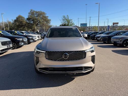 Bright 2026 Volvo XC90 Plug-In Hybrid T8 Plus 7-Seater