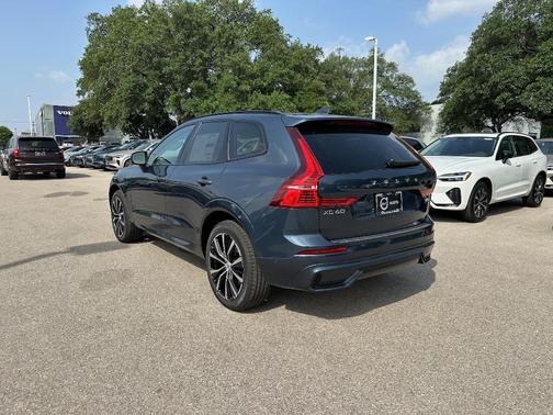 2025 Volvo XC60 B5 Plus