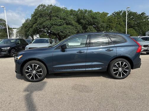 2025 Volvo XC60 B5 Plus