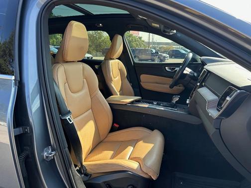 2021 Volvo XC60 T5 Inscription