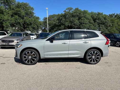 2025 Volvo XC60 B5 Plus