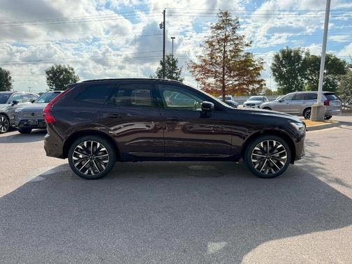 2026 Volvo XC60 B5 Ultra