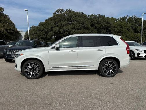 2025 Volvo XC90 B5 Plus