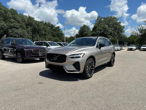 2026 Volvo XC60 B5 ULTRA