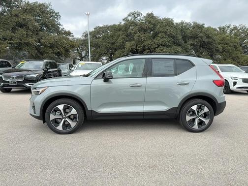 2026 Volvo XC40 B5 Plus
