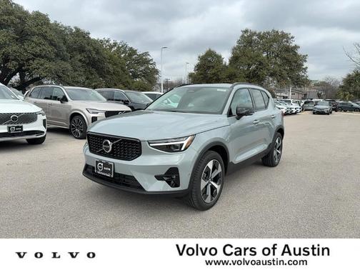 2026 Volvo XC40 B5 Plus