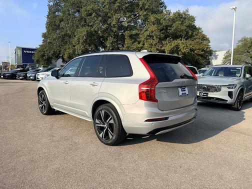 2023 Volvo XC90 Recharge Plug-In Hybrid T8 Plus Dark Theme 7-Seater