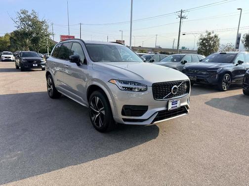 2023 Volvo XC90 Recharge Plug-In Hybrid T8 Plus Dark Theme 7-Seater