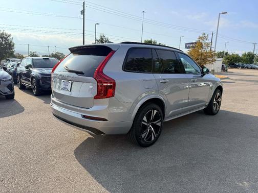 2023 Volvo XC90 Recharge Plug-In Hybrid T8 Plus Dark Theme 7-Seater