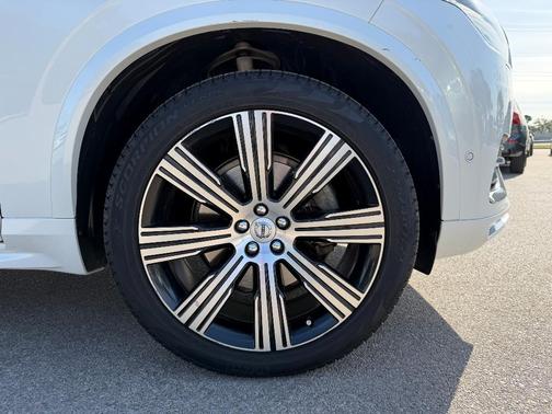 2022 Volvo XC90 T6 Inscription 7 Passenger