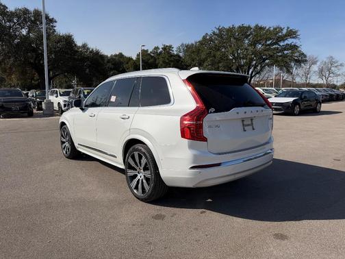 2022 Volvo XC90 T6 Inscription 7 Passenger
