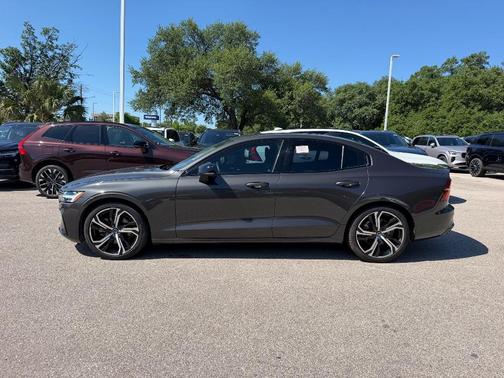 Dark Gray 2024 Volvo S60 B5 Core Dark Theme