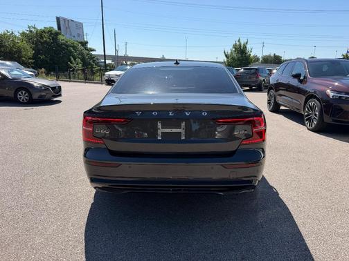 Dark Gray 2024 Volvo S60 B5 Core Dark Theme