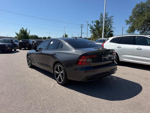 Dark Gray 2024 Volvo S60 B5 Core Dark Theme