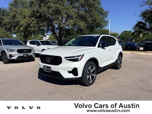 2026 Volvo XC40 B5 Plus