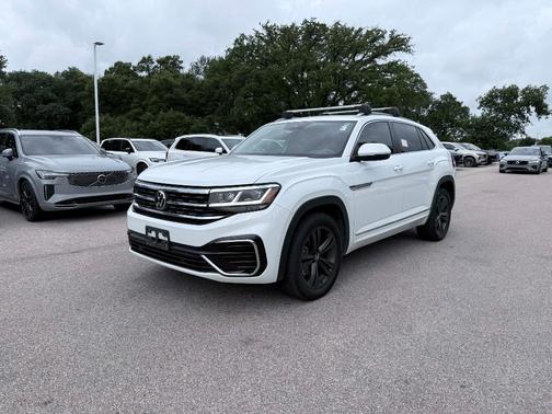 Pure White 2022 Volkswagen Atlas Cross Sport 3.6L V6 SEL R-Line
