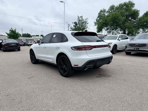 White 2023 Porsche Macan Base