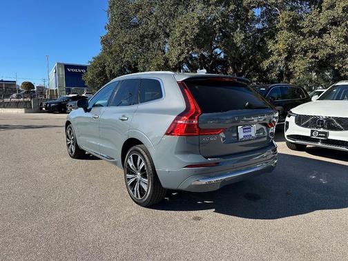 2023 Volvo XC60 B5 Plus Bright Theme