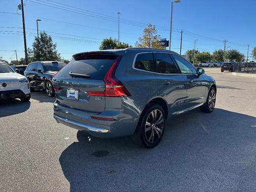 2023 Volvo XC60 B5 Plus Bright Theme