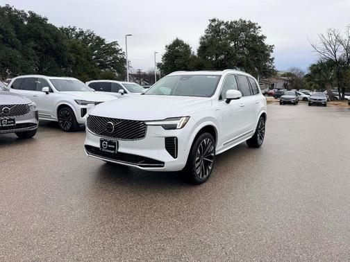 Crystal White 2026 Volvo XC90 Plug-In Hybrid T8 Ultra 7-Seater