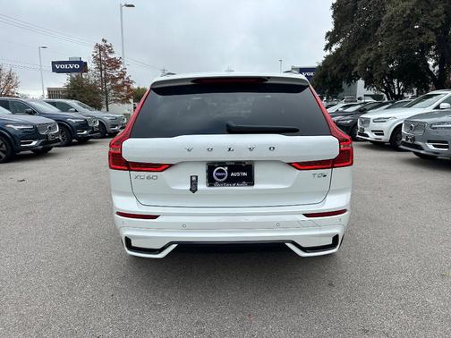 2025 Volvo XC60 Plug-In Hybrid T8 Core