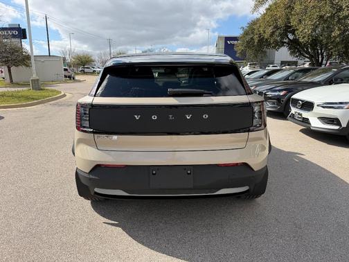 2026 Volvo EX30 TWIN MOTOR CROSS COUNTRY ULTRA