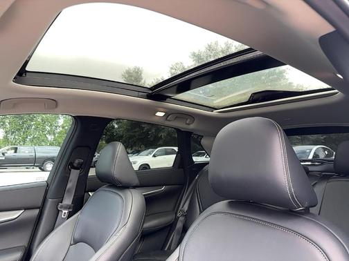 2022 INFINITI QX50 Luxe
