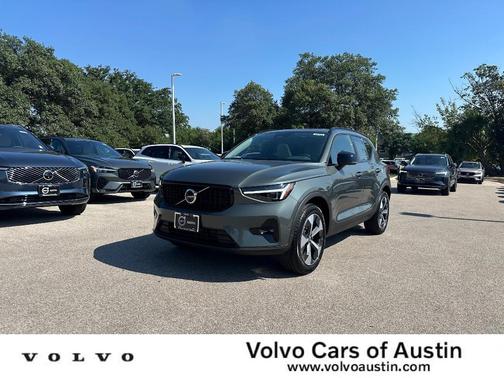 2026 Volvo XC40 B5 Plus