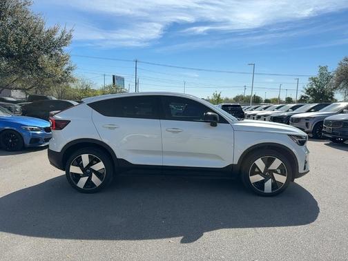 Crystal White 2023 Volvo C40 Recharge Pure Electric Twin Ultimate