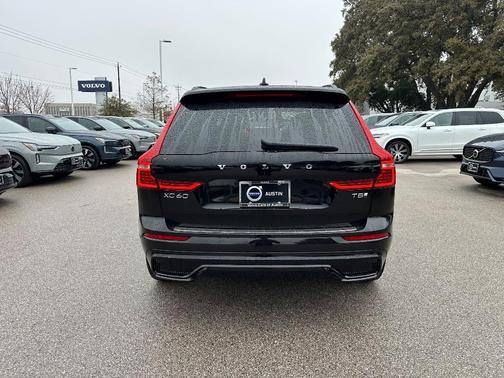 2025 Volvo XC60 Plug-In Hybrid T8 Plus