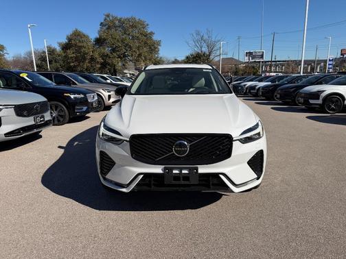 2026 Volvo XC60 B5 Ultra