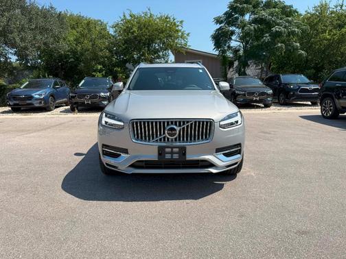 2025 Volvo XC90 Plug-In Hybrid T8 Plus 7-Seater