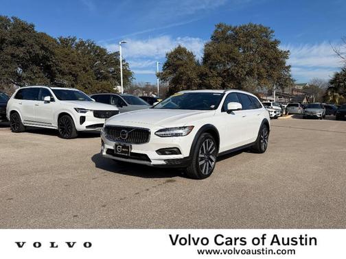 2025 Volvo V90 Cross Country B6 Plus