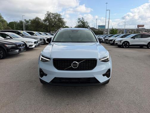 Cloud 9 White 2026 Volvo XC40 B5 Plus